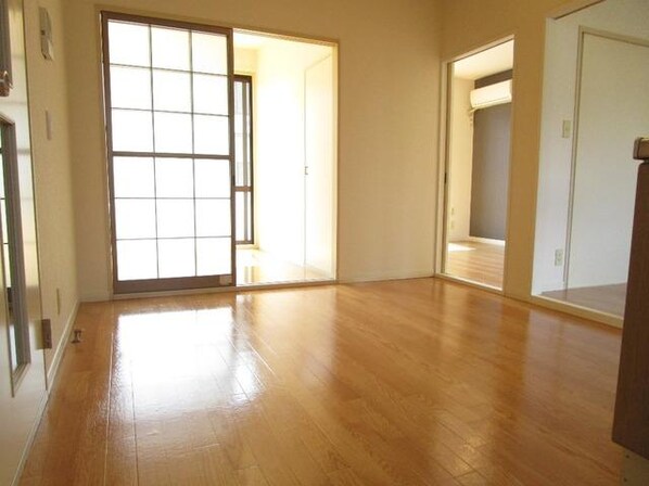 ヴィラ・エクレールAの物件内観写真